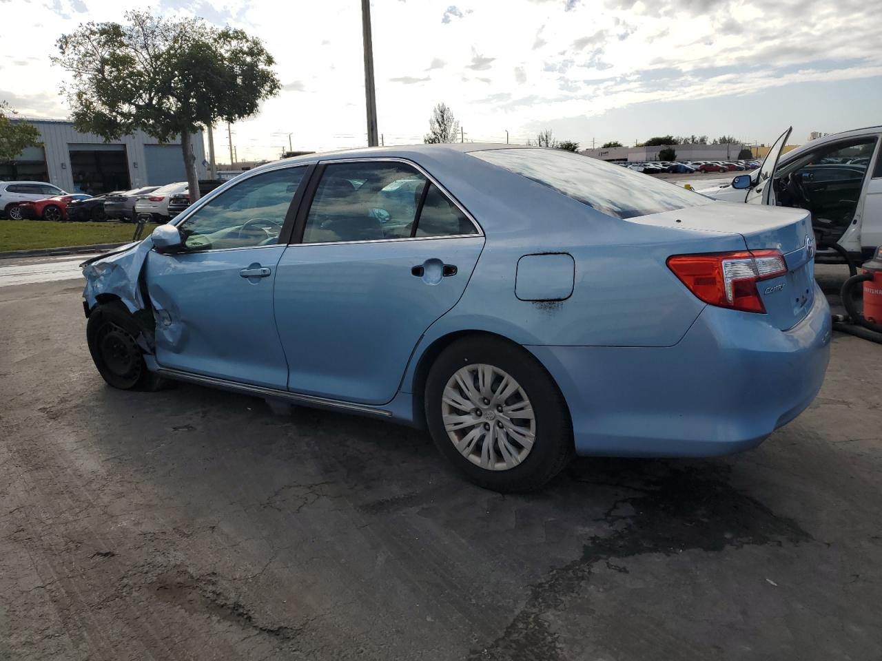 2012 Toyota Camry VIN 4T1BF1FK2CU587445 Copart auction photo, front end / side damage thumbnail 2