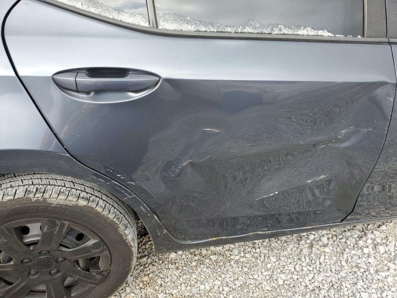 2018 Toyota Corolla VIN 5YFBURHE2JP855548 Copart auction photo, front end / side damage thumbnail 10