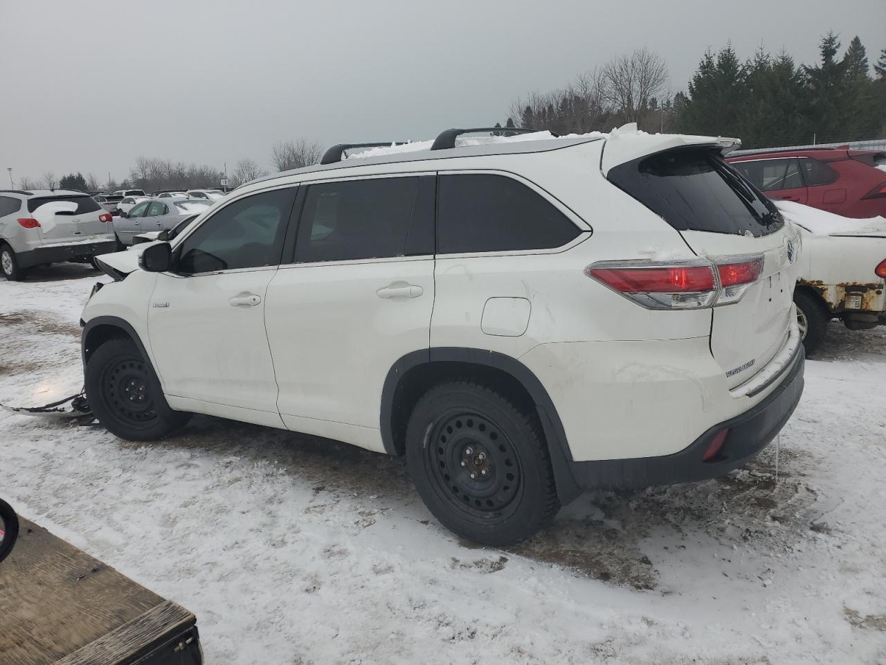 2016 Toyota Highlander VIN 5TDJCRFH0GS014372 Copart auction photo, front end damage thumbnail 2
