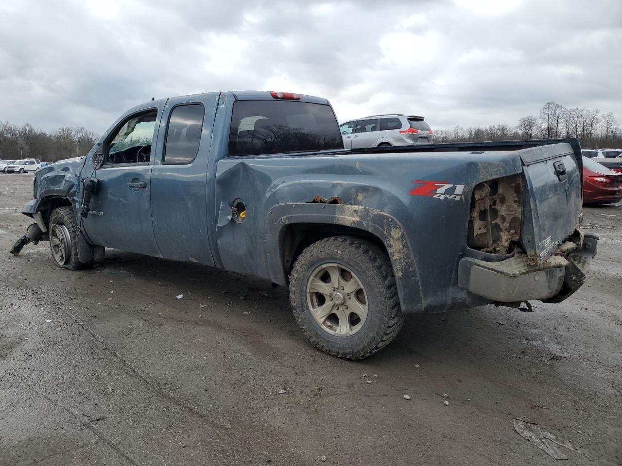 2010 GMC Sierra VIN 1GTSKVE31AZ128456 Copart auction photo, all over damage thumbnail 2