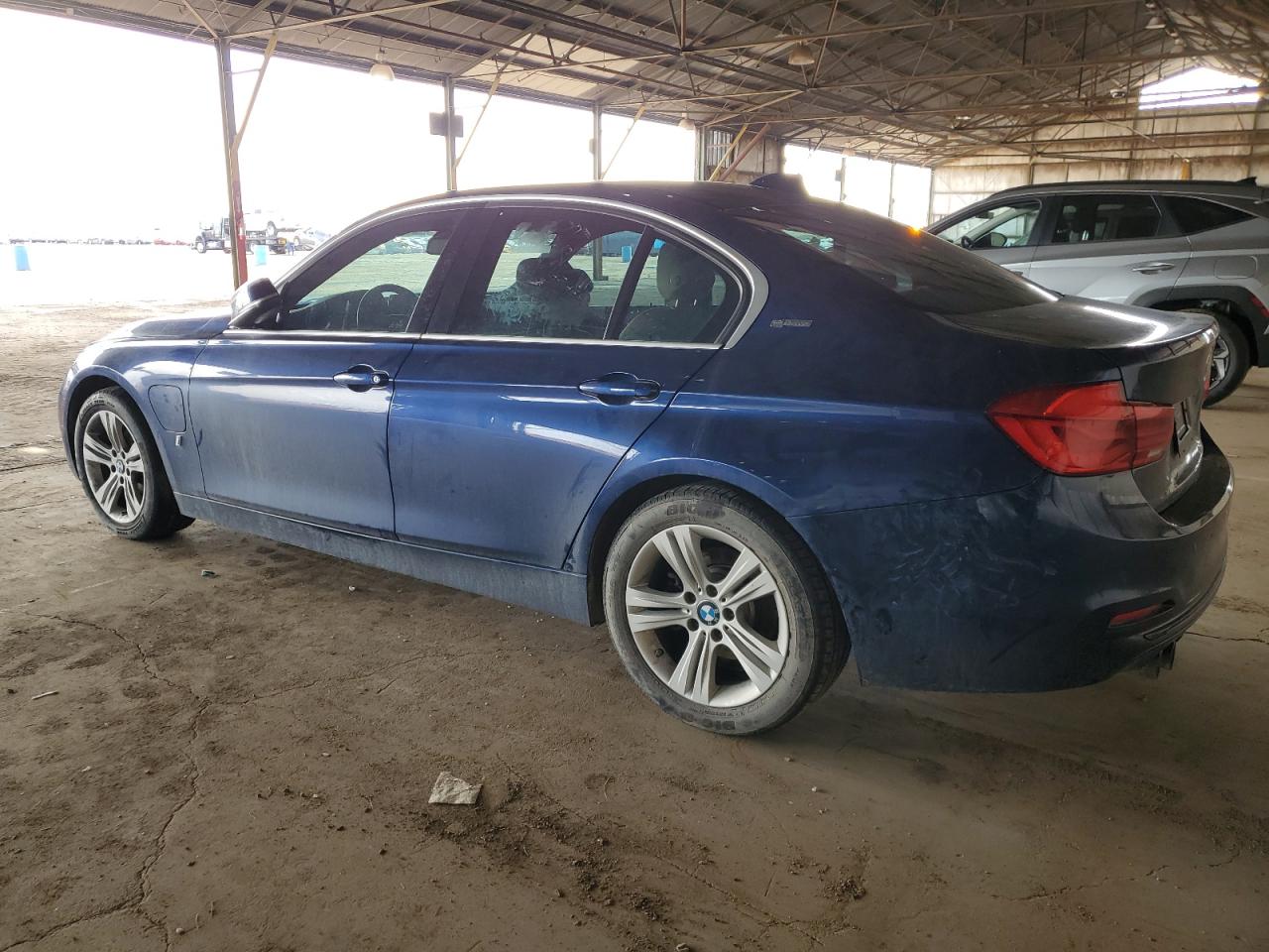 2017 BMW 3er VIN WBA8E1C51HK480158 Copart auction photo, front end damage thumbnail 2