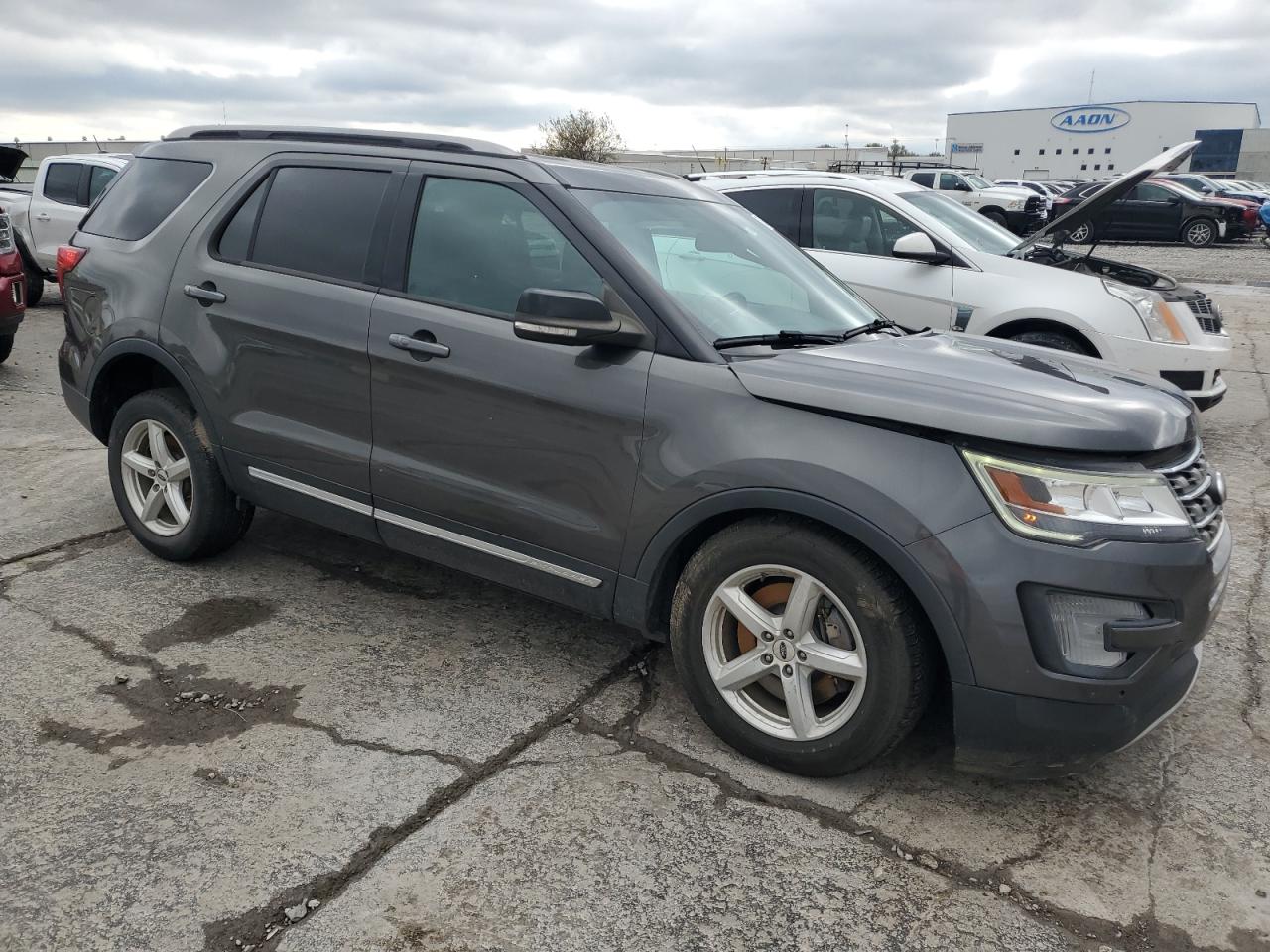 2017 Ford Explorer VIN 1FM5K8D83HGD52115 Copart auction photo, all over / hail damage thumbnail 4