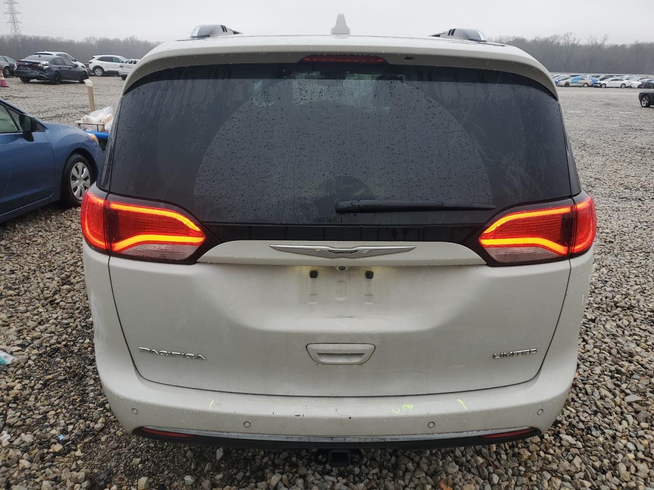 2017 Chrysler Pacifica VIN 2C4RC1GG8HR599562 Copart auction photo, front end damage thumbnail 6