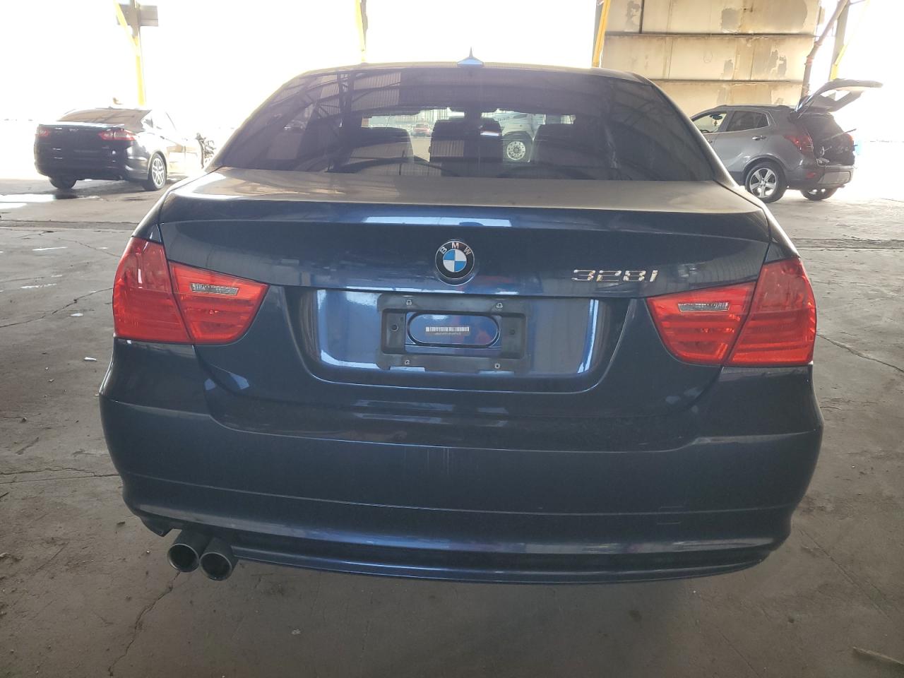 2011 BMW 3er VIN WBAPH5G54BNN59639 Copart auction photo, front end damage thumbnail 6