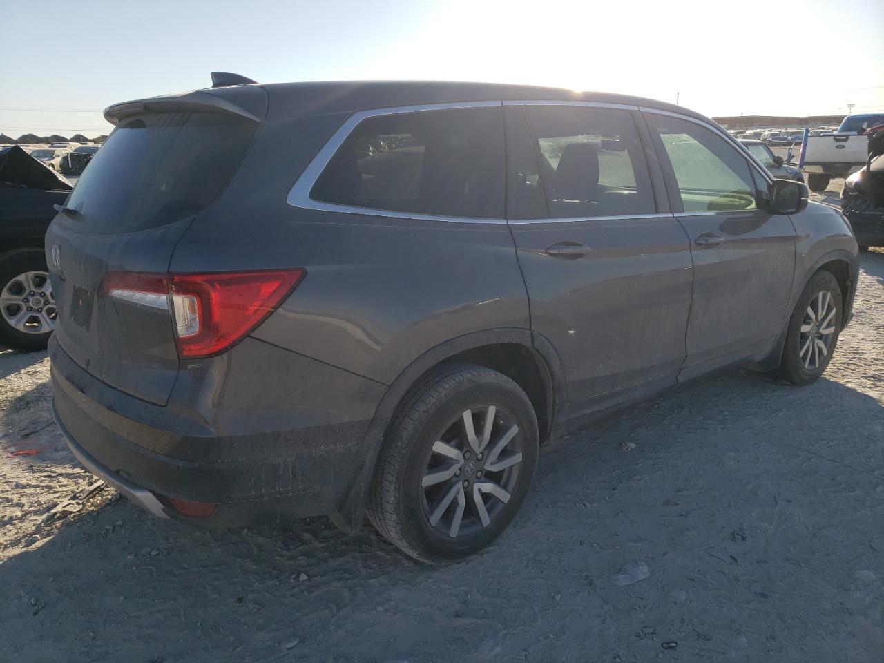 2020 Honda Pilot VIN 5FNYF5H58LB006553 Copart auction photo, front end / side damage thumbnail 3