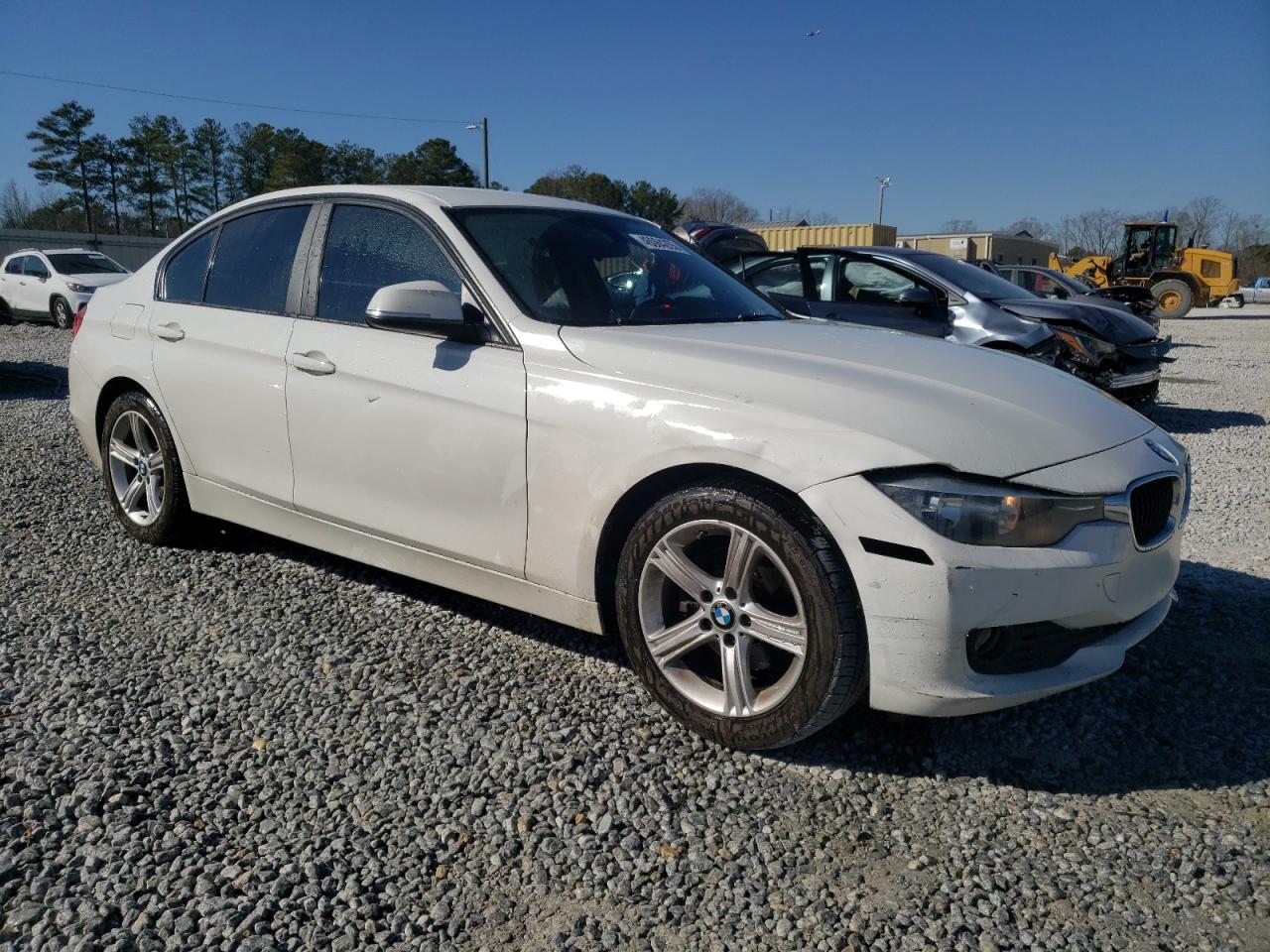 2015 BMW 3er VIN WBA3B1C59FP831627 Copart auction photo, front end damage thumbnail 4