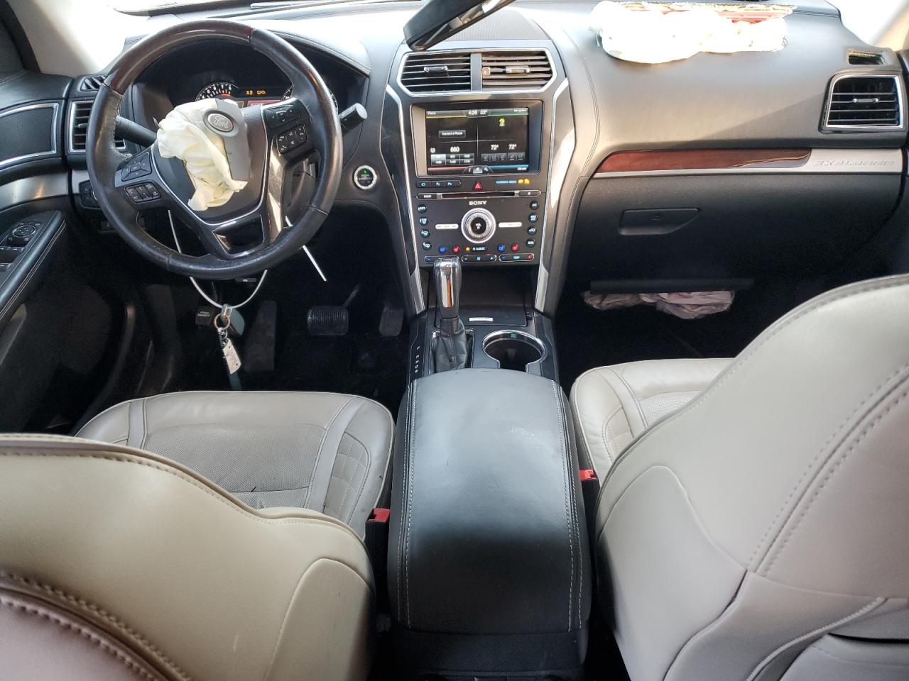 2016 Ford Explorer VIN 1FM5K8HT9GGA61616 Copart auction photo, front end / side damage thumbnail 8