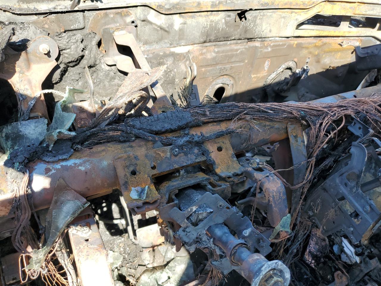 2018 Nissan Pathfinder VIN 5N1DR2MN7JC677339 Copart auction photo, burn damage thumbnail 9