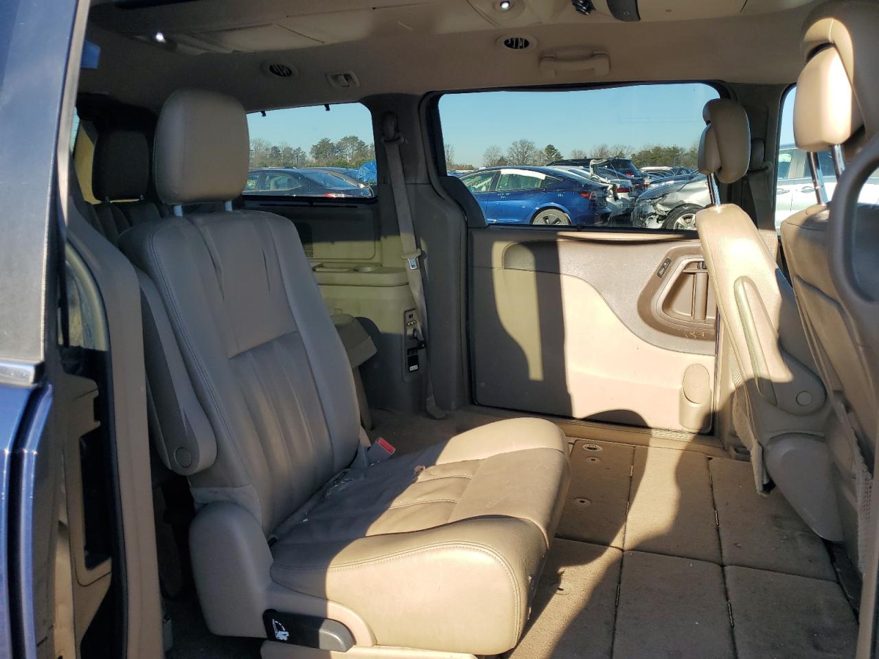2015 Chrysler Town & Country VIN 2C4RC1BGXFR573050 Copart auction photo, front end / side damage thumbnail 10