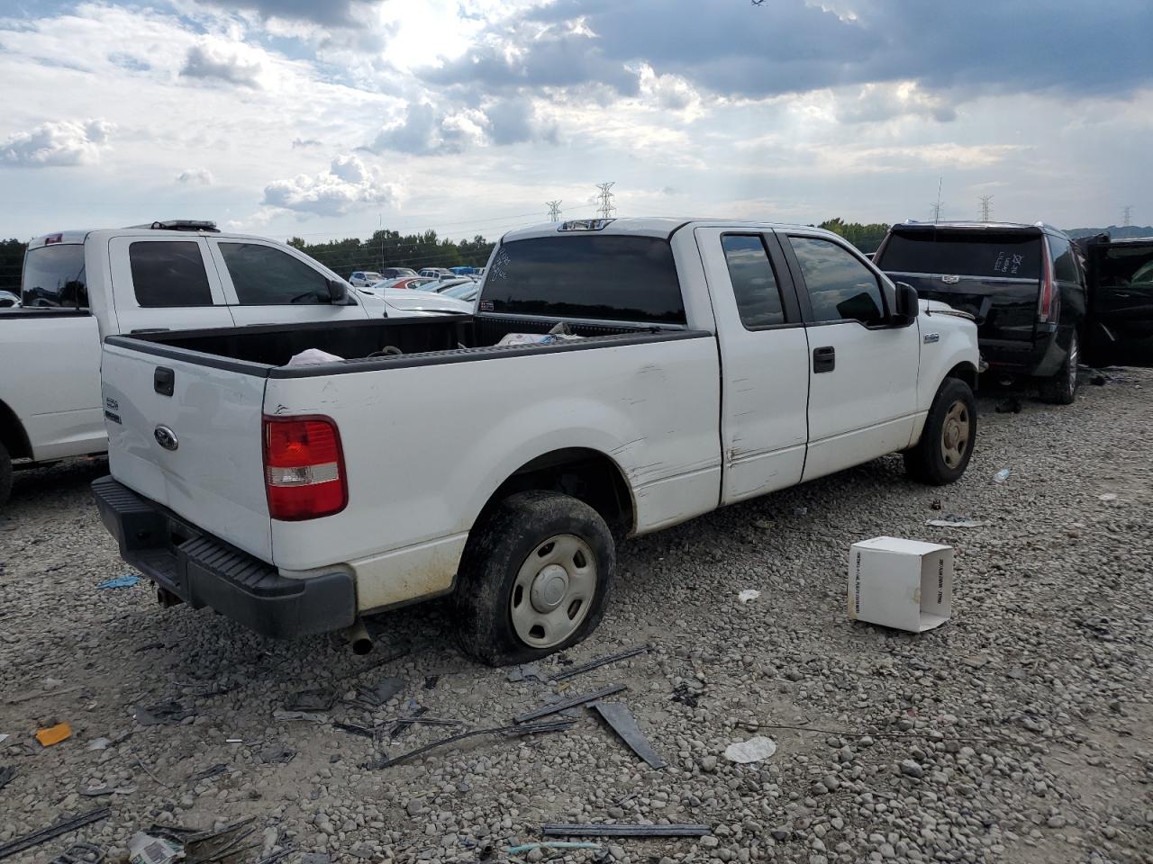 2007 Ford F-150 VIN 1FTRX12W07FB90335 Copart auction photo, front end damage thumbnail 3