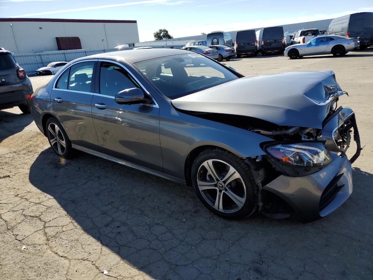 2019 Mercedes-Benz E-klasse VIN WDDZF4JB8KA571414 Copart auction photo, front end damage thumbnail 4