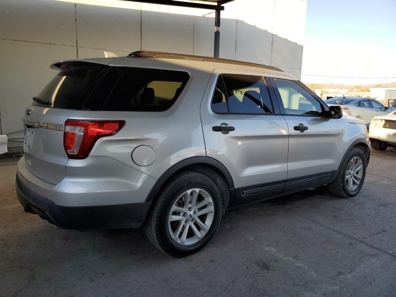 2017 Ford Explorer VIN 1FM5K7B8XHGA70373 Copart auction photo, front end damage thumbnail 3