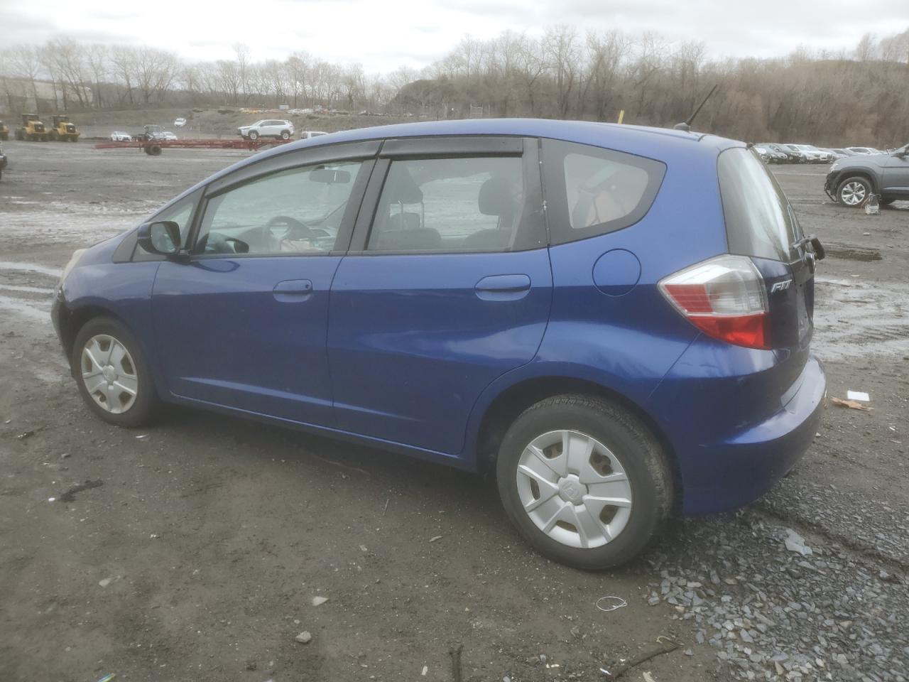 2013 Honda Fit VIN JHMGE8G33DC073686 Copart auction photo, front end / minor dent/scratches damage thumbnail 2
