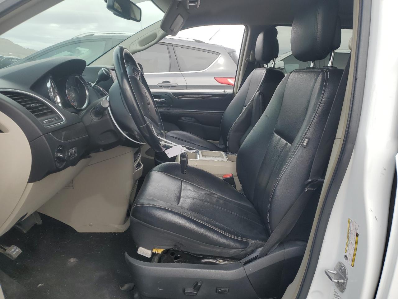 2014 Chrysler Town & Country VIN 2C4RC1BG2ER207825 Copart auction photo, front end damage thumbnail 7