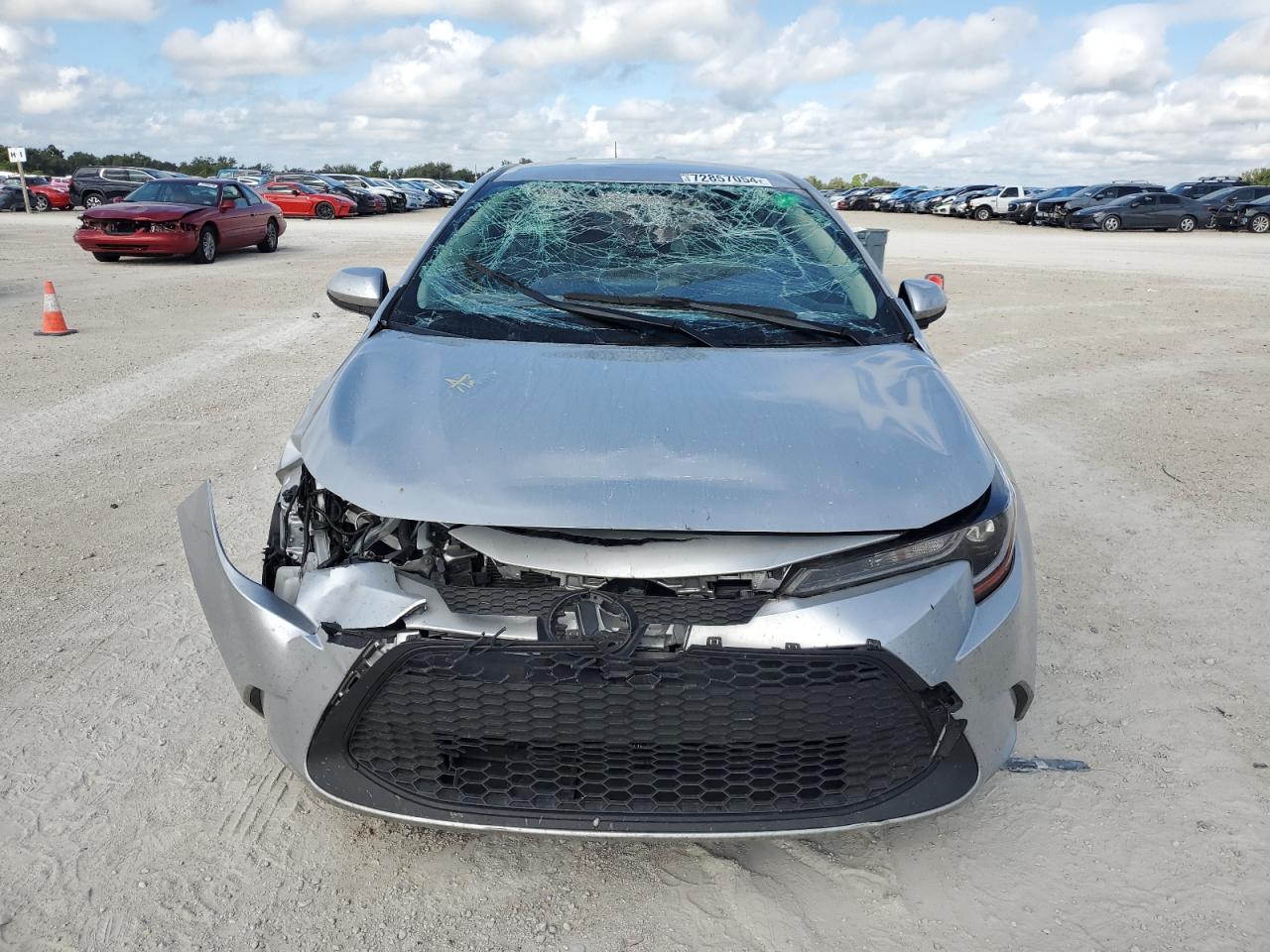 2022 Toyota Corolla VIN JTDEPMAE7N3005401 Copart auction photo, front end / top/roof damage thumbnail 5