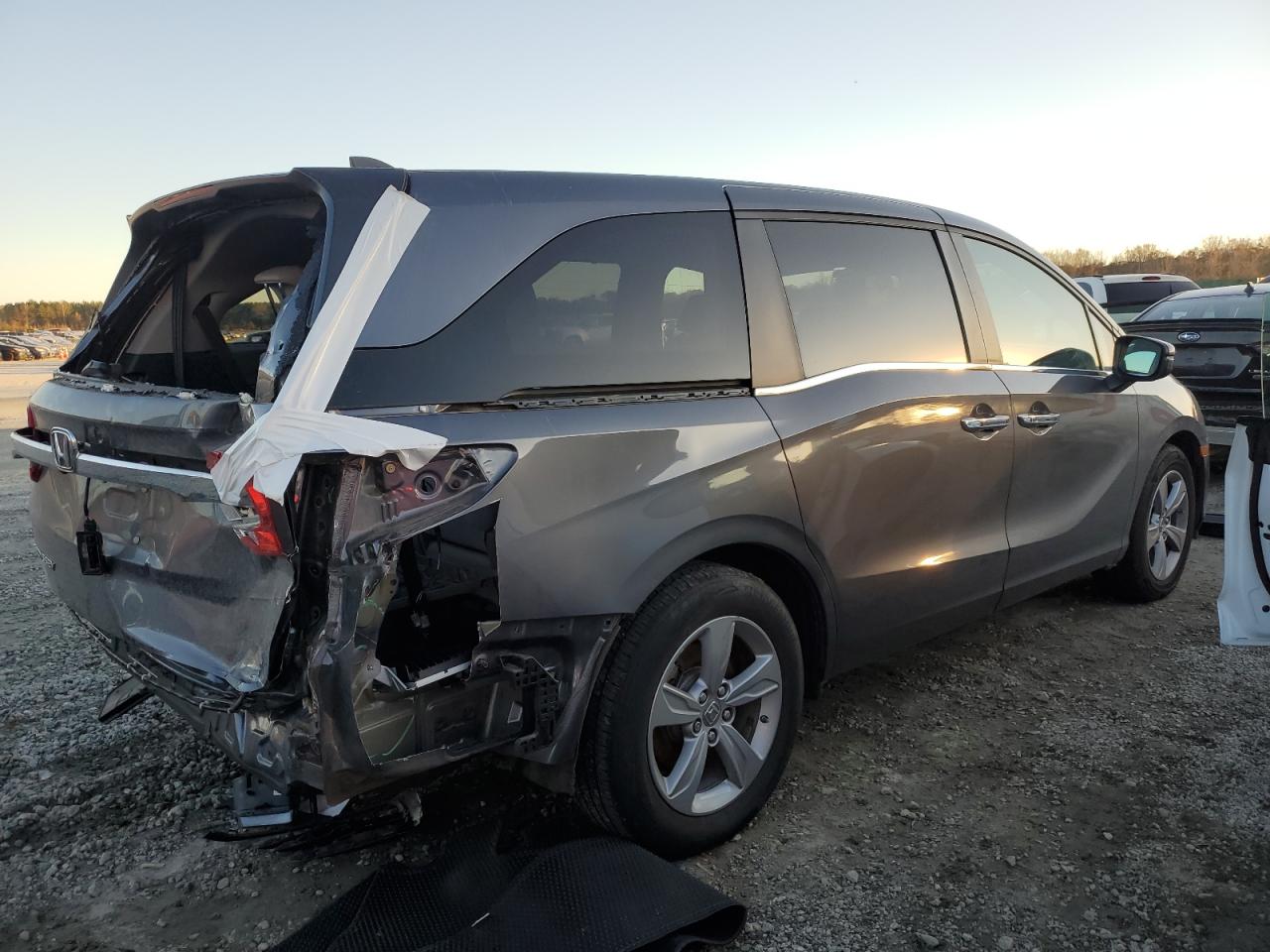 2019 Honda Odyssey VIN 5FNRL6H54KB122754 Copart auction photo, rear end / minor dent/scratches damage thumbnail 3