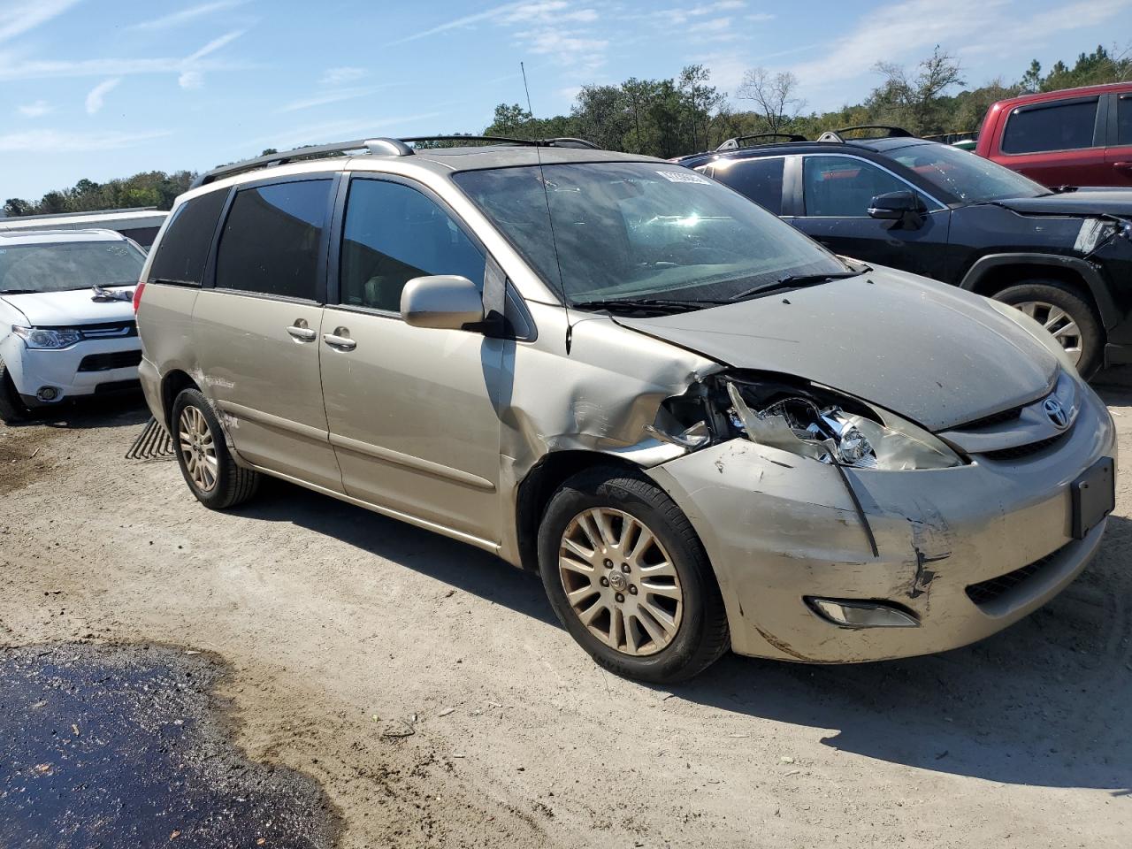 2010 Toyota Sienna VIN 5TDYK4CC4AS334637 Copart auction photo, front end / side damage thumbnail 4