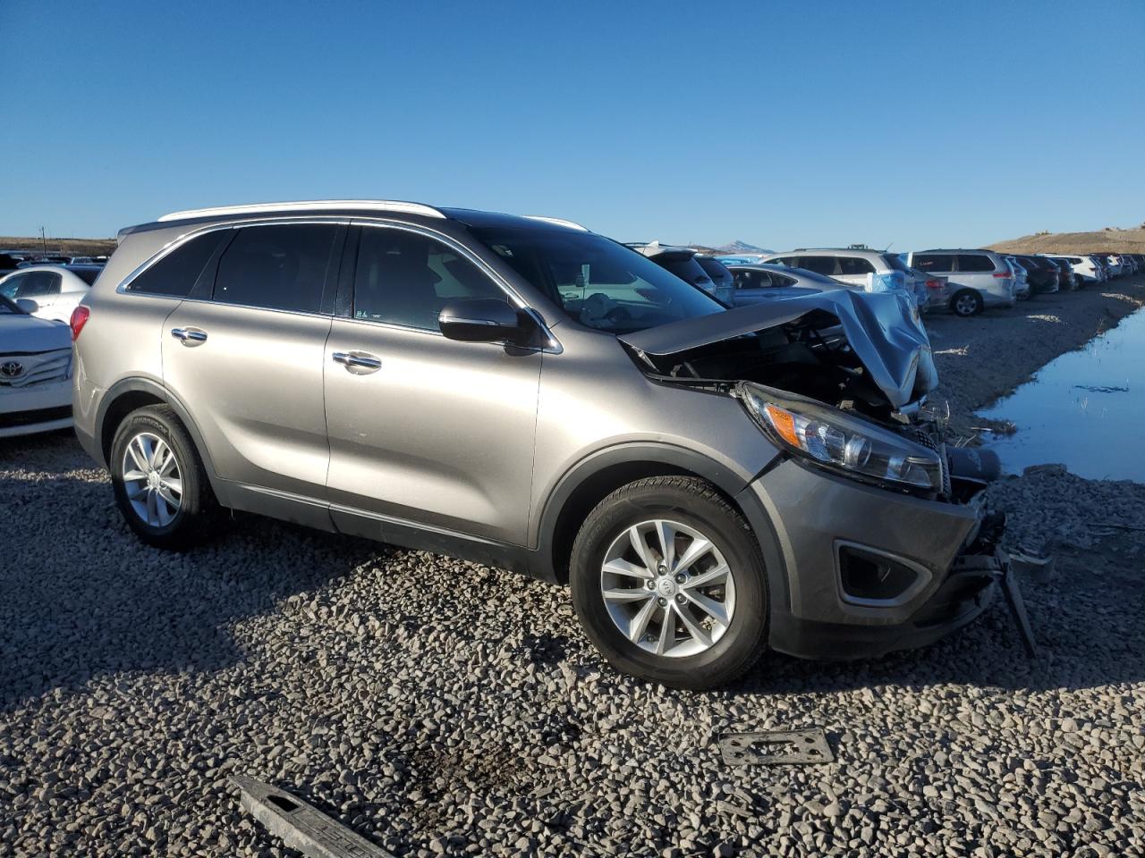 2016 KIA Sorento VIN 5XYPG4A39GG068957 Copart auction photo, front end damage thumbnail 4