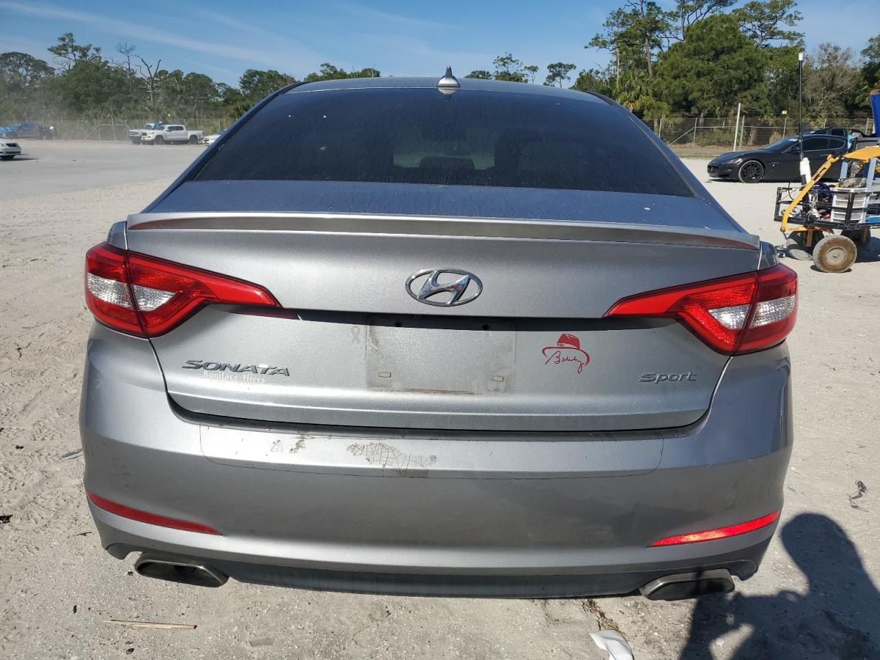 2015 Hyundai Sonata VIN 5NPE34AF1FH034922 Copart auction photo, side / rear end damage thumbnail 6