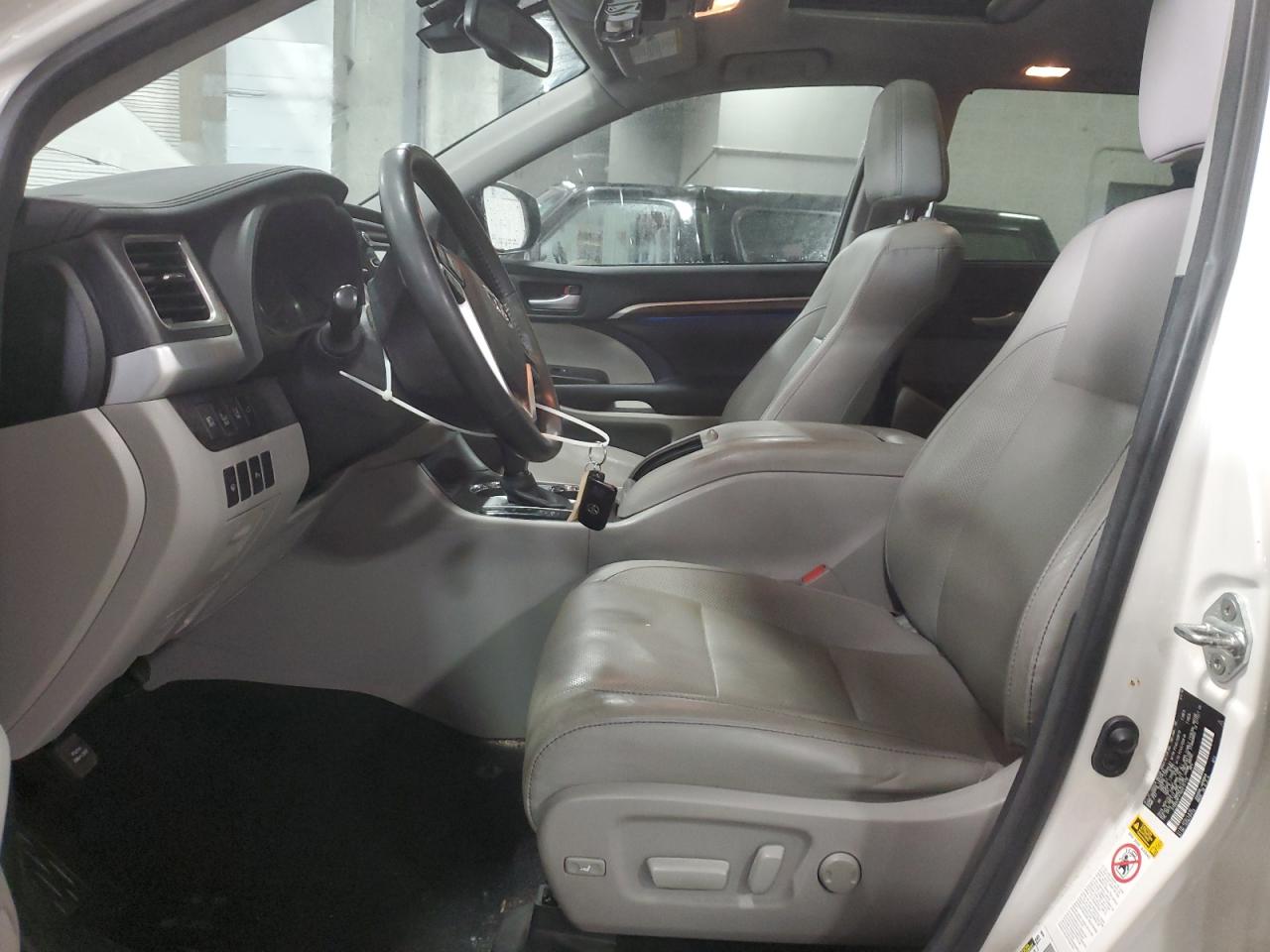 2016 Toyota Highlander VIN 5TDDCRFH1GS015110 Copart auction photo, front end damage thumbnail 7