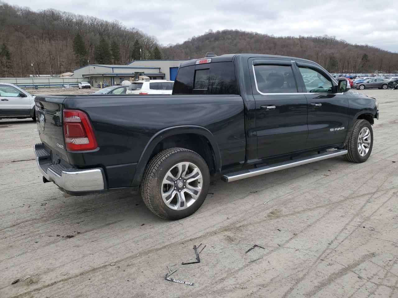 2019 RAM 1500 VIN 1C6SRFST6KN573300 Copart auction photo, front end / side damage thumbnail 3