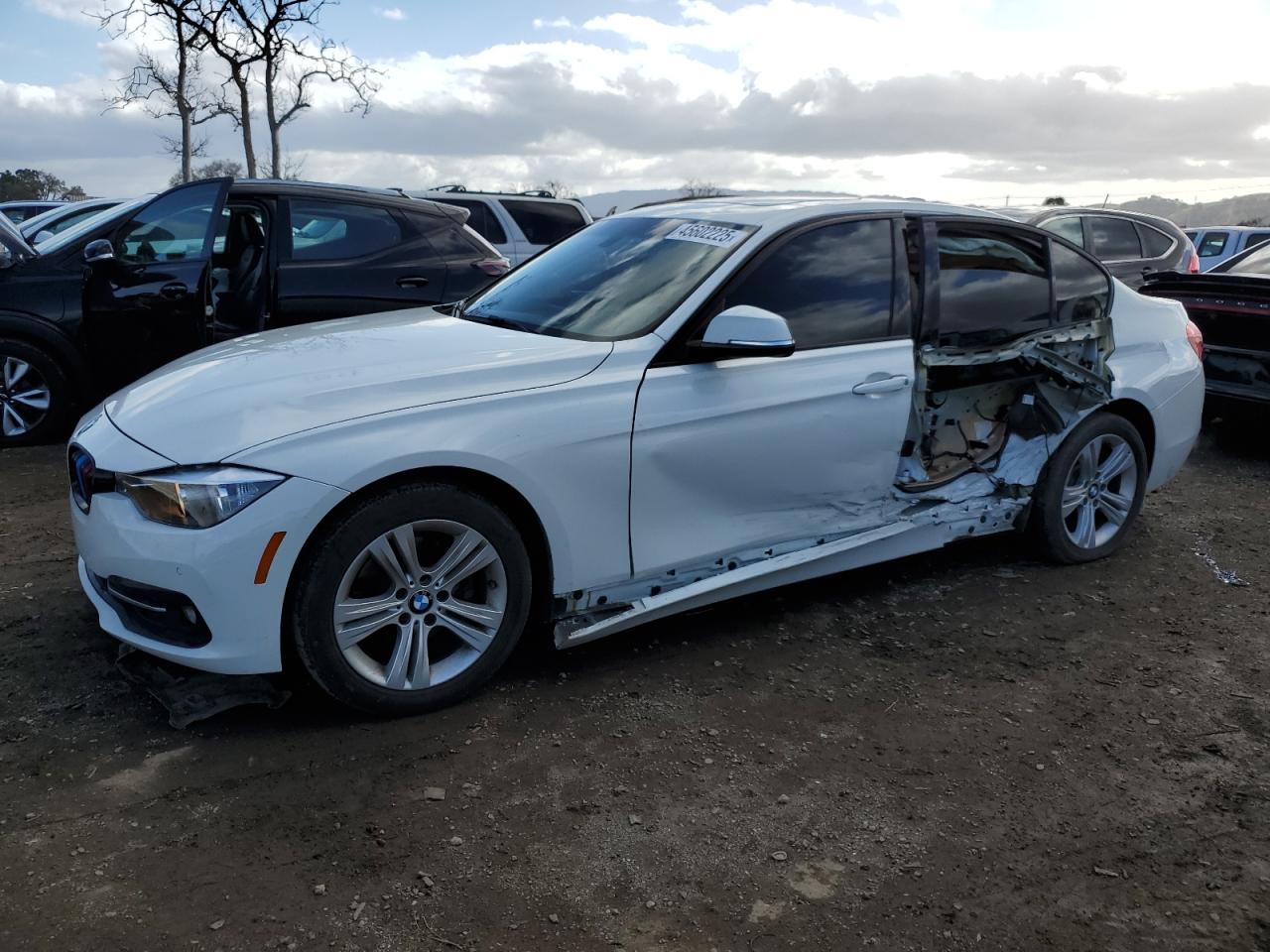 2016 BMW 3er VIN WBA8E9G54GNT86913
