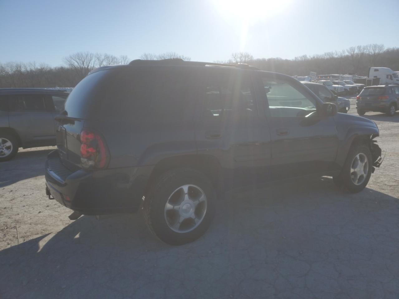 2008 Chevrolet TrailBlazer VIN 1GNDS13S482124813 Copart auction photo, front end damage thumbnail 3