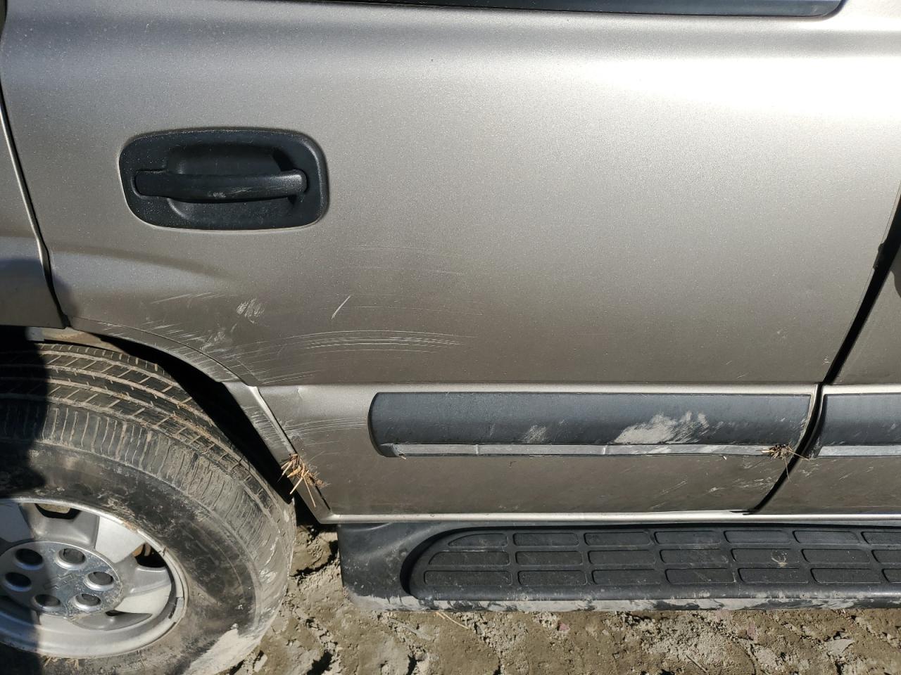 2002 Chevrolet Tahoe VIN 1GNEC13Z62R242388 Copart auction photo, all over damage thumbnail 10