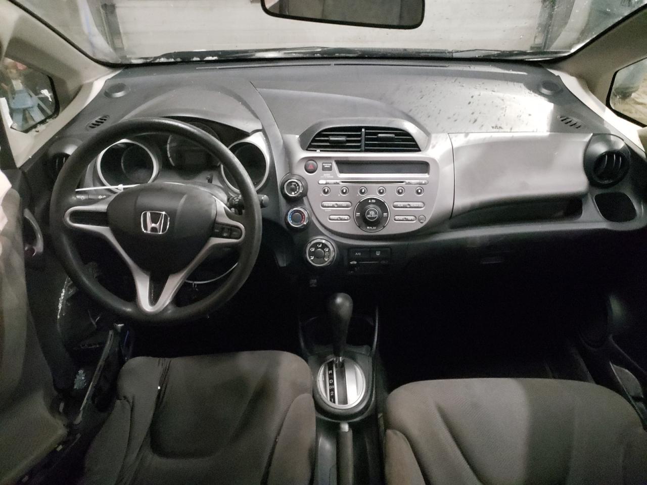 2013 Honda Fit VIN JHMGE8H36DC068643 Copart auction photo, side / minor dent/scratches damage thumbnail 8