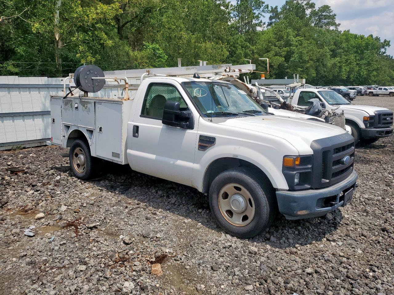 2008 Ford F350 VIN 1FDWF30548EC54620 Copart auction photo, minor dent/scratches damage thumbnail 4