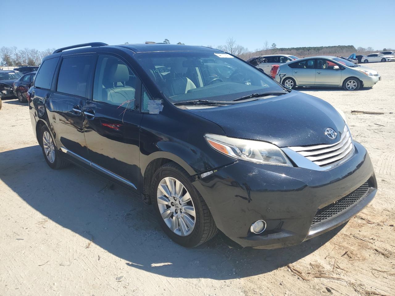 2015 Toyota Sienna VIN 5TDYK3DC2FS625475 Copart auction photo, side damage thumbnail 4