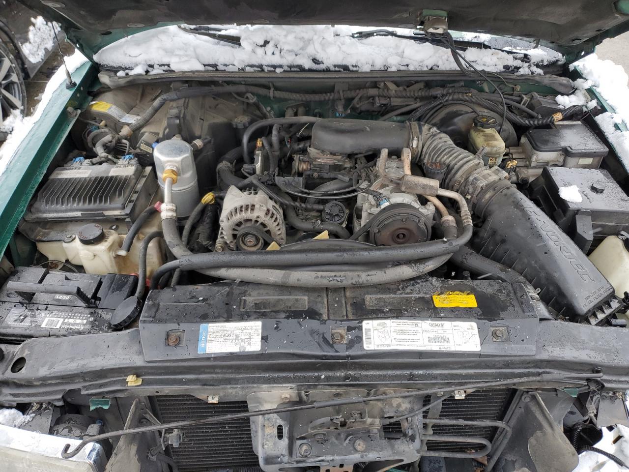 1999 Chevrolet Blazer VIN 1GNDT13W9X2200556 Copart auction photo, front end / side damage thumbnail 13
