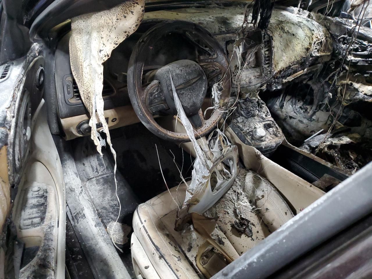 2015 Chrysler 200 VIN 1C3CCCEG9FN683487 Copart auction photo, burn - interior damage thumbnail 8