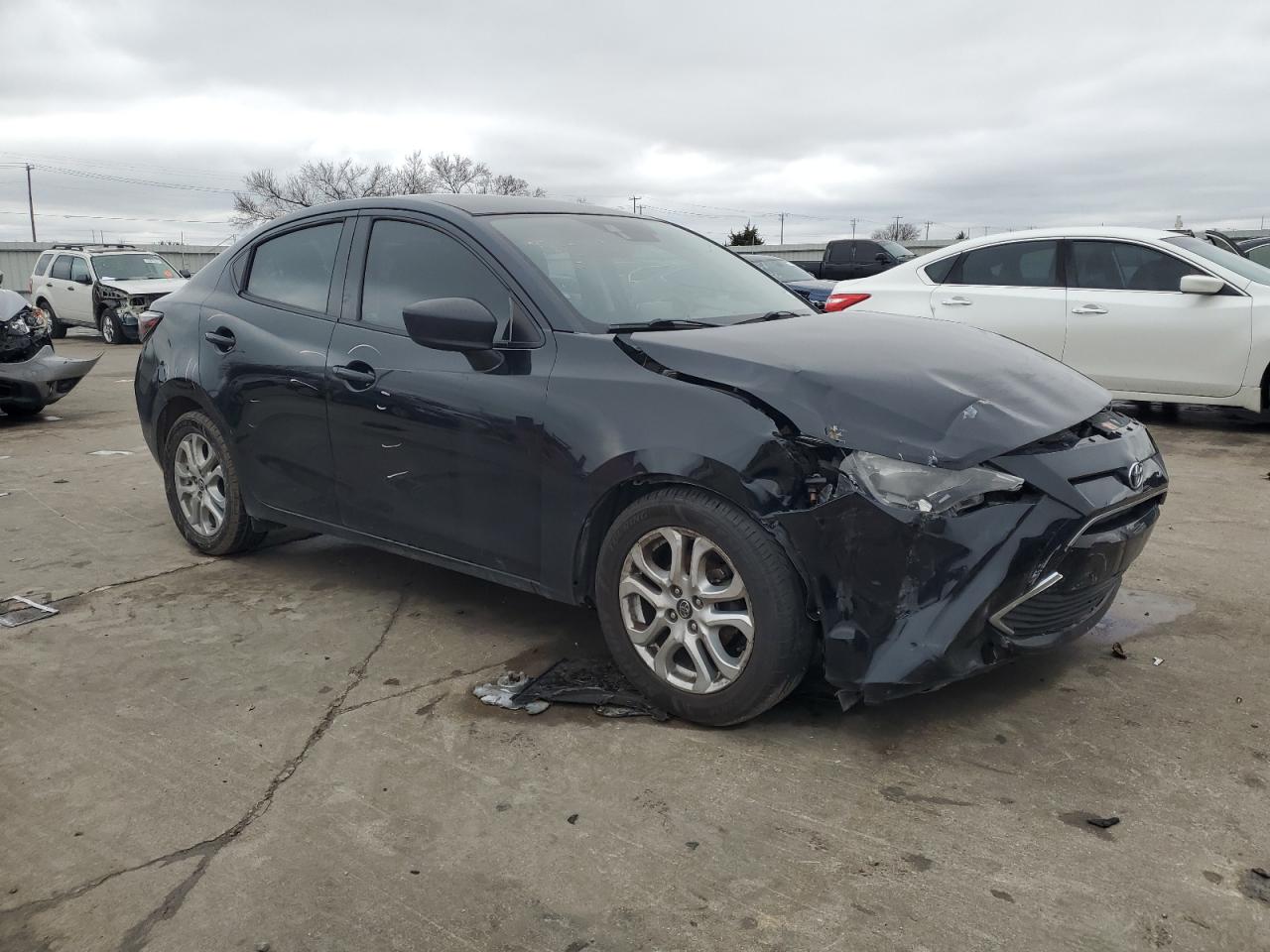 2017 Toyota Yaris VIN 3MYDLBYV4HY158509 Copart auction photo, front end / hail damage thumbnail 4