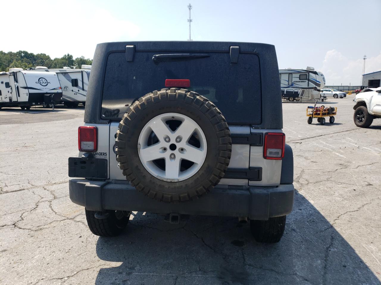 2017 Jeep Wrangler VIN 1C4BJWDG9HL656692 Copart auction photo, burn damage thumbnail 6
