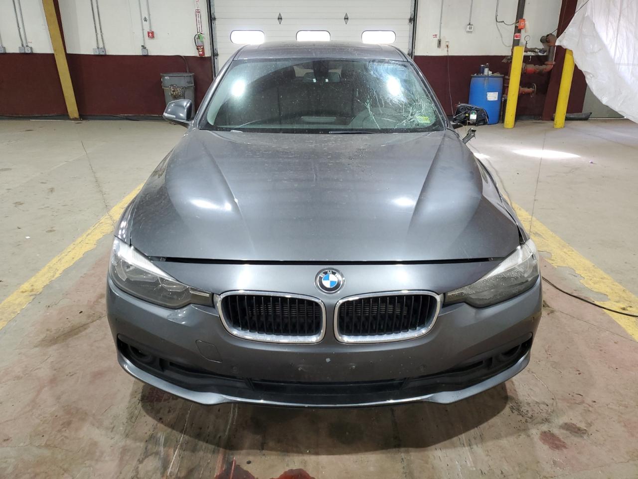 2017 BMW 3er VIN WBA8E5G35HNU43466 Copart auction photo, all over damage thumbnail 5