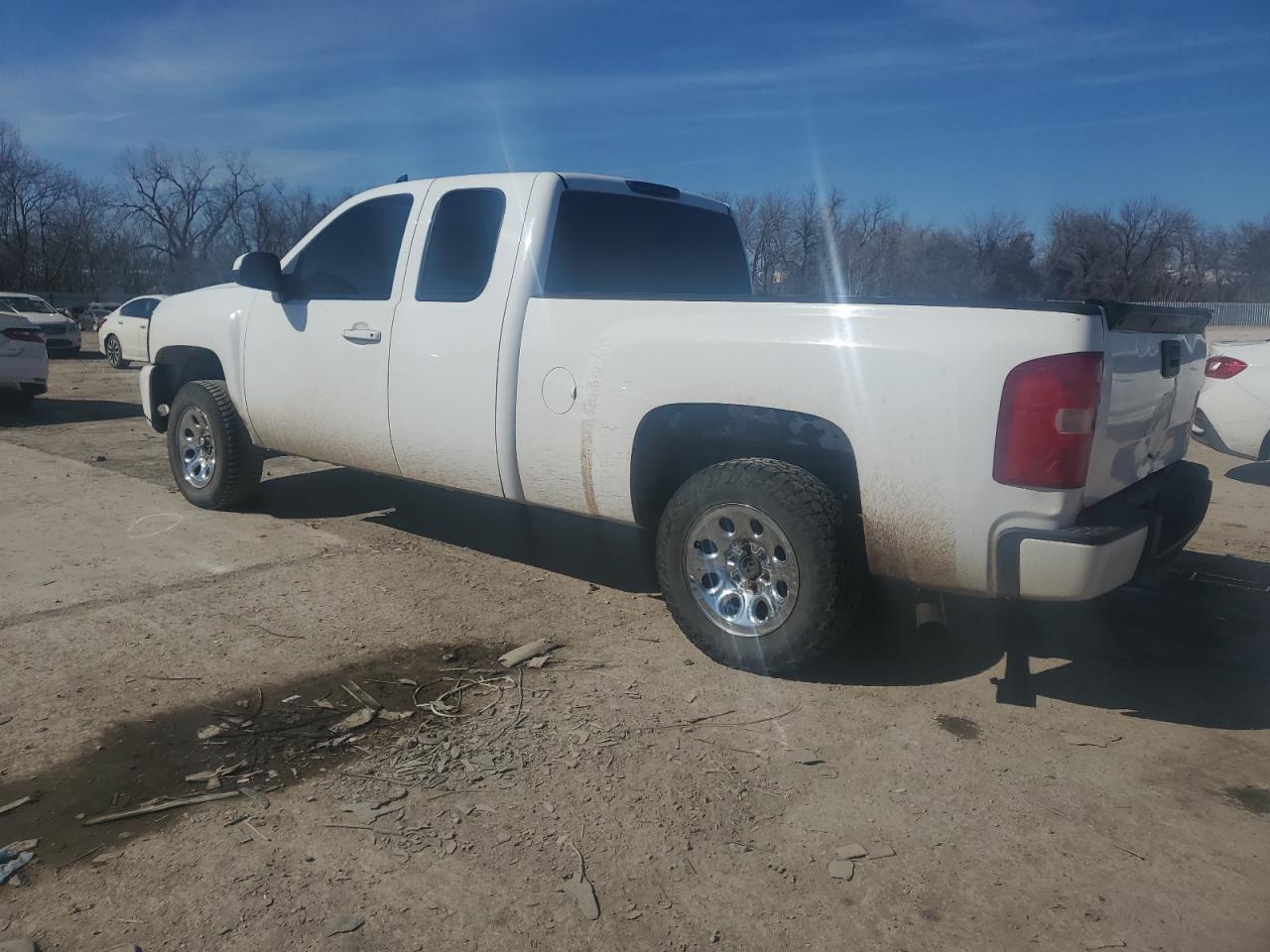 2011 Chevrolet Silverado VIN 1GCRCTE02BZ454435 Copart auction photo, rear end / minor dent/scratches damage thumbnail 2