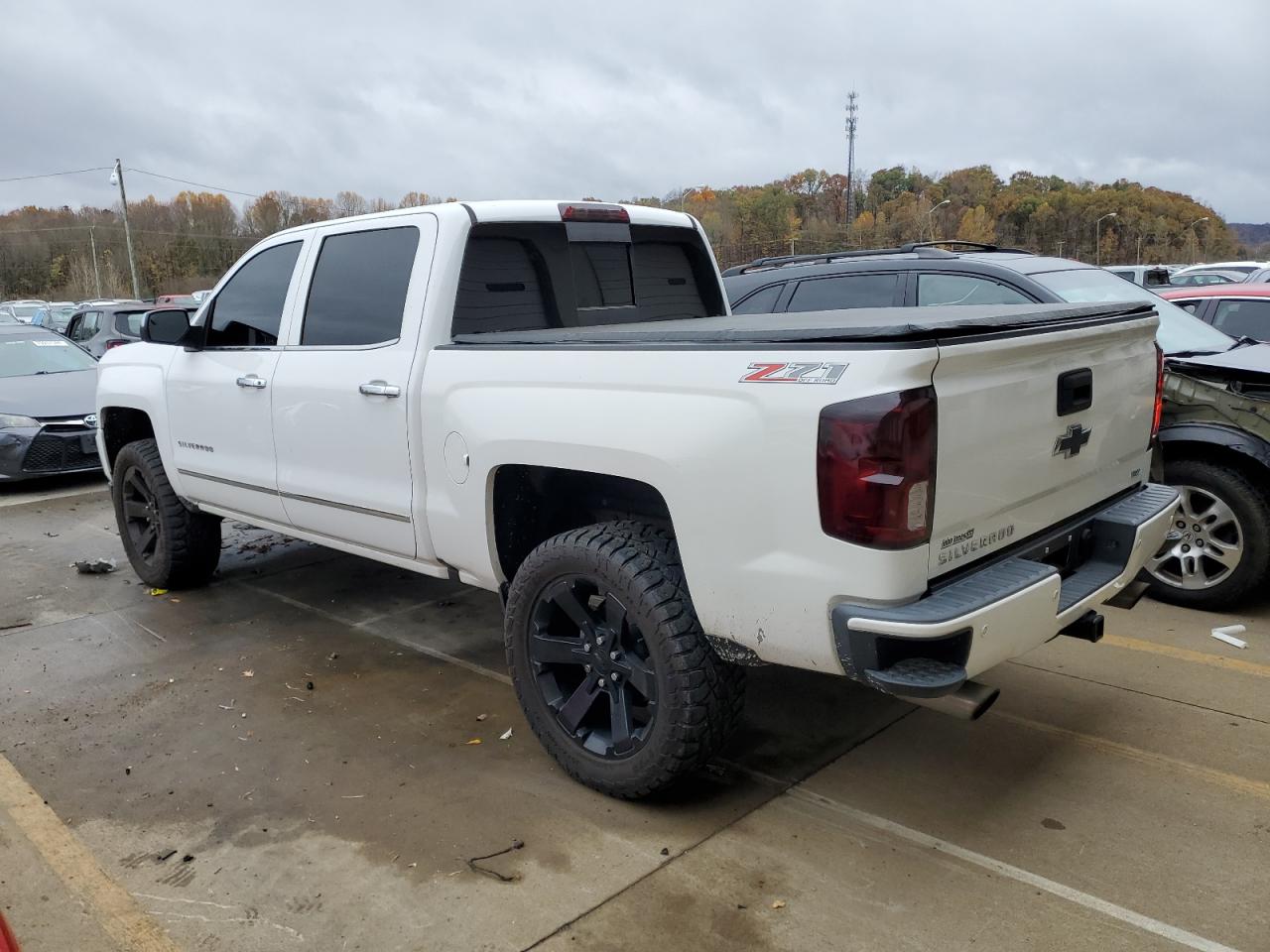 2017 Chevrolet Silverado VIN 3GCUKSEC6HG344613 Copart auction photo, front end / minor dent/scratches damage thumbnail 2