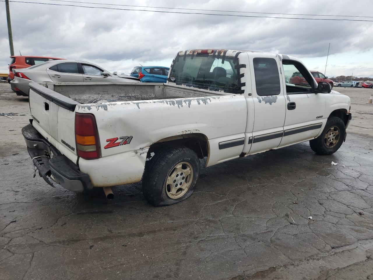 2000 Chevrolet Silverado VIN 2GCEK19T3Y1256488 Copart auction photo, front end / side damage thumbnail 3