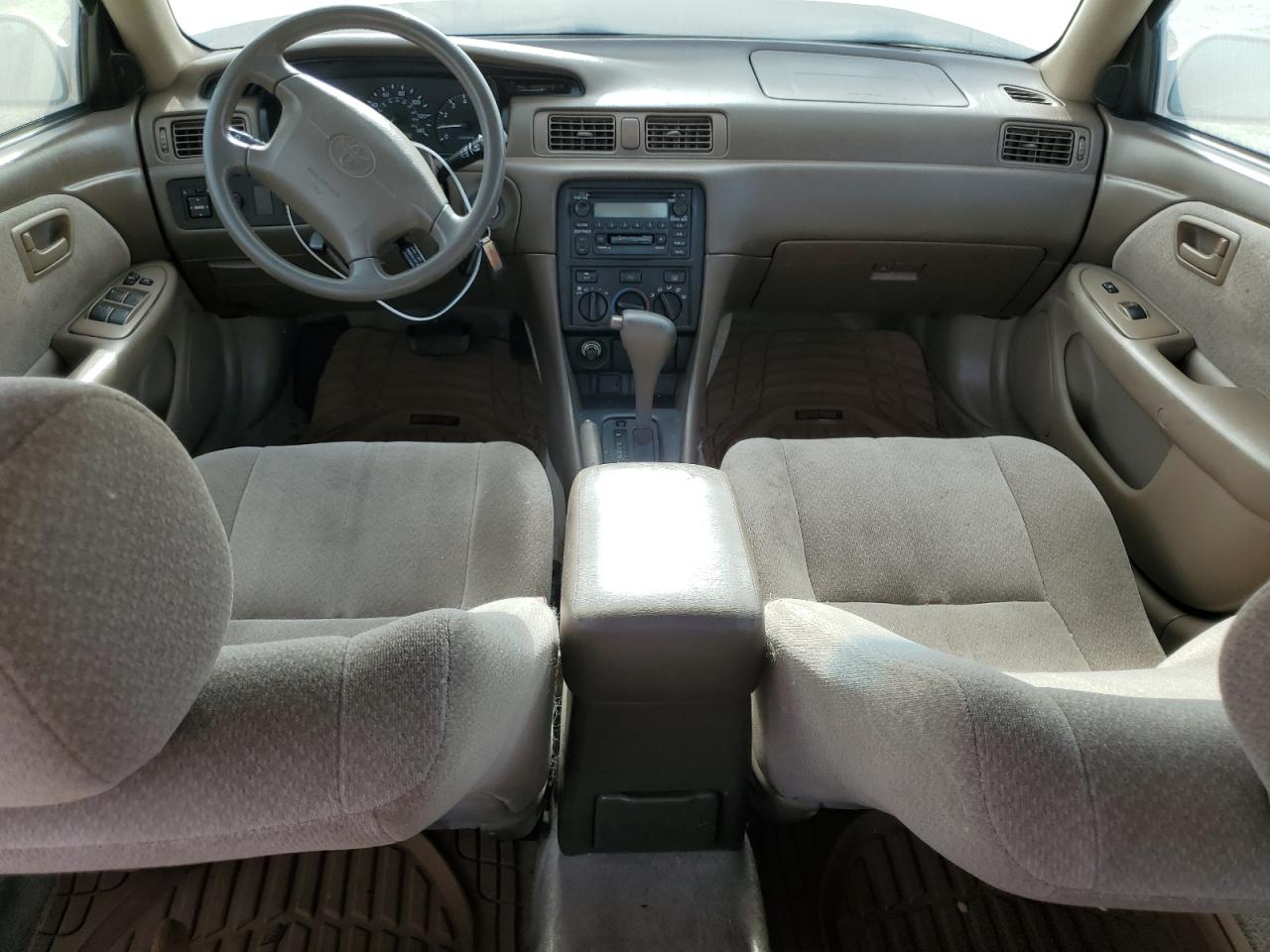 2000 Toyota Camry VIN JT2BG22K8Y0467881 Copart auction photo, front end / minor dent/scratches damage thumbnail 8