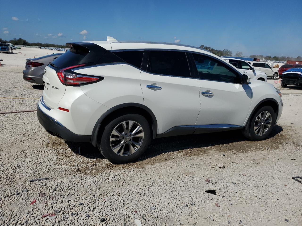 2017 Nissan Murano VIN 5N1AZ2MH7HN153927 Copart auction photo, side / front end damage thumbnail 3