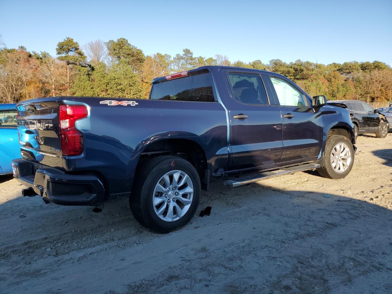2022 Chevrolet Silverado VIN 3GCPDBEKXNG565609 Copart auction photo, mechanical / front end damage thumbnail 3
