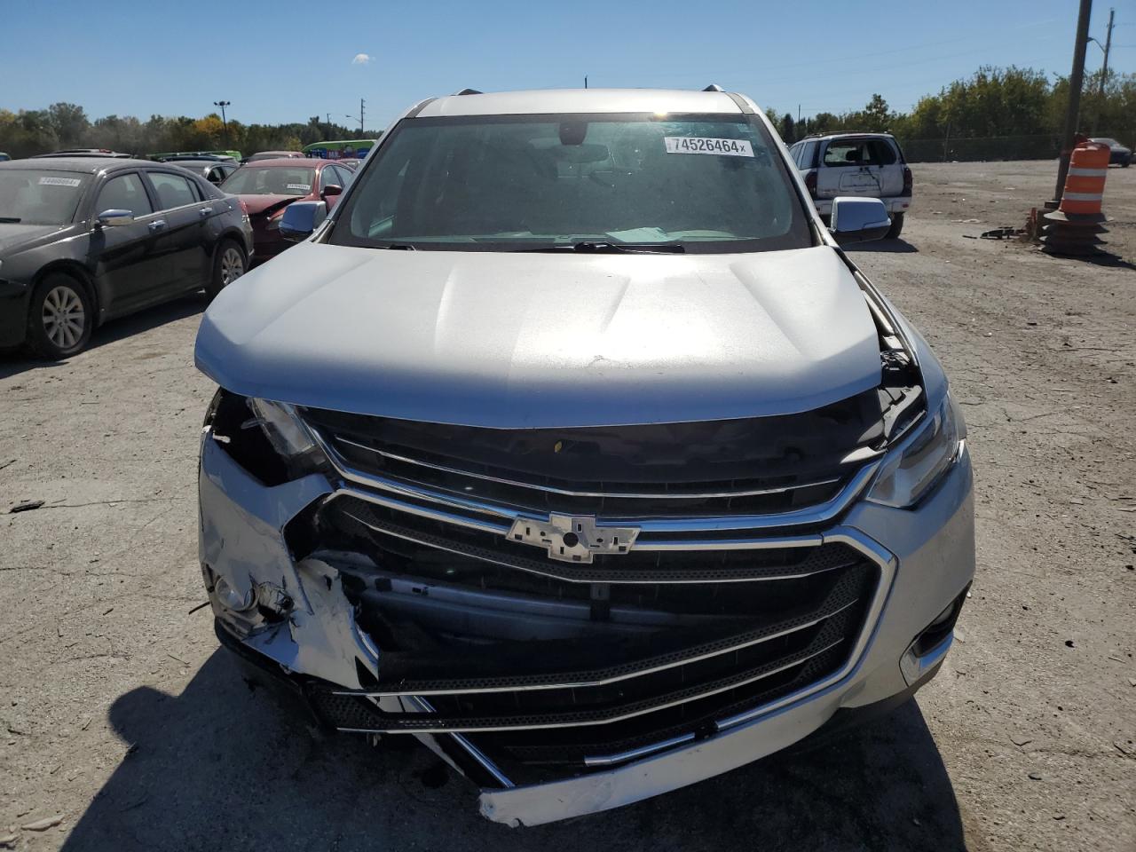 2019 Chevrolet Traverse VIN 1GNERHKW0KJ205236 Copart auction photo, front end / side damage thumbnail 5