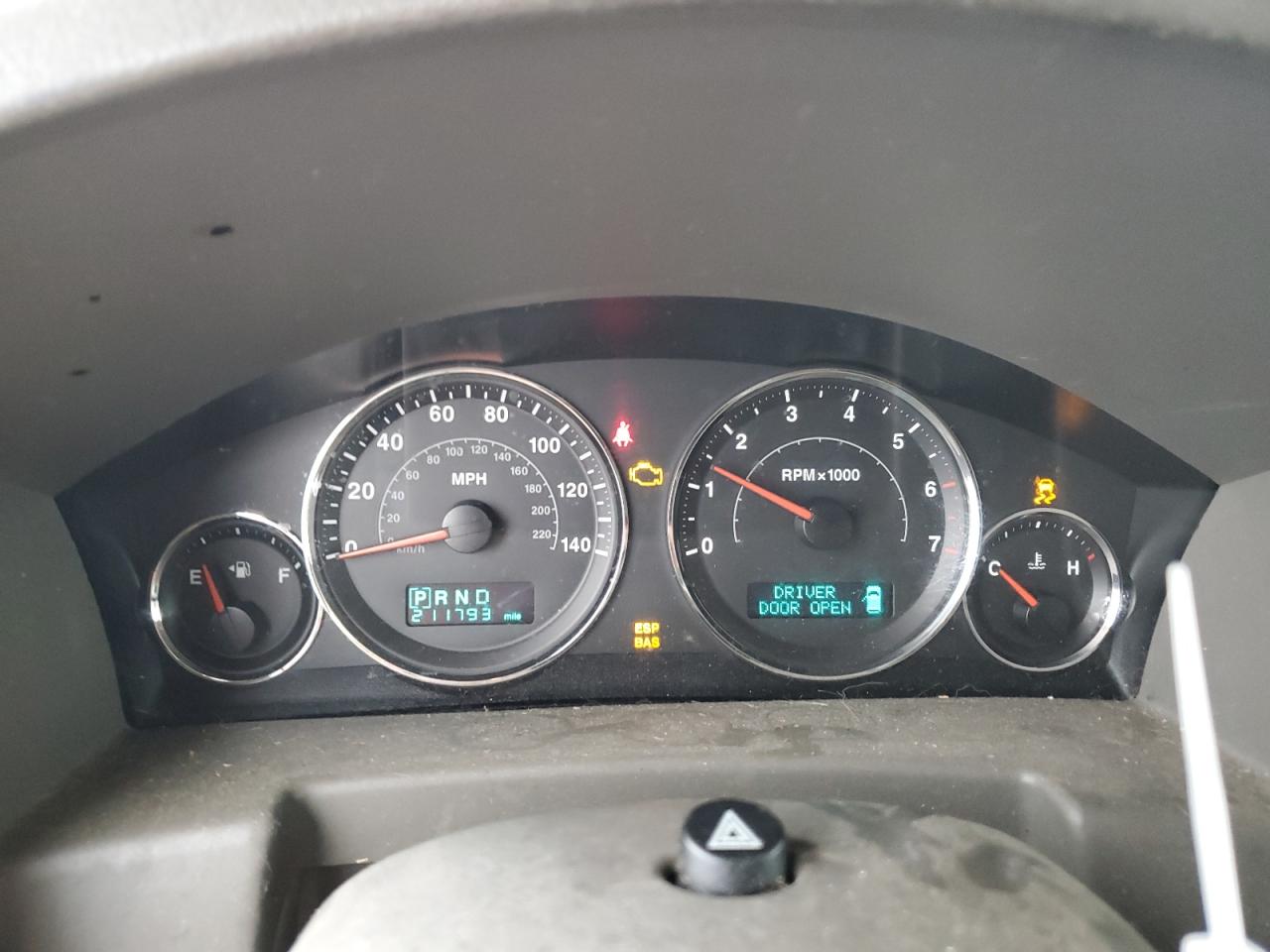 2007 Jeep Commander VIN 1J8HG48K97C643699 Copart auction photo, rear end / side damage thumbnail 9
