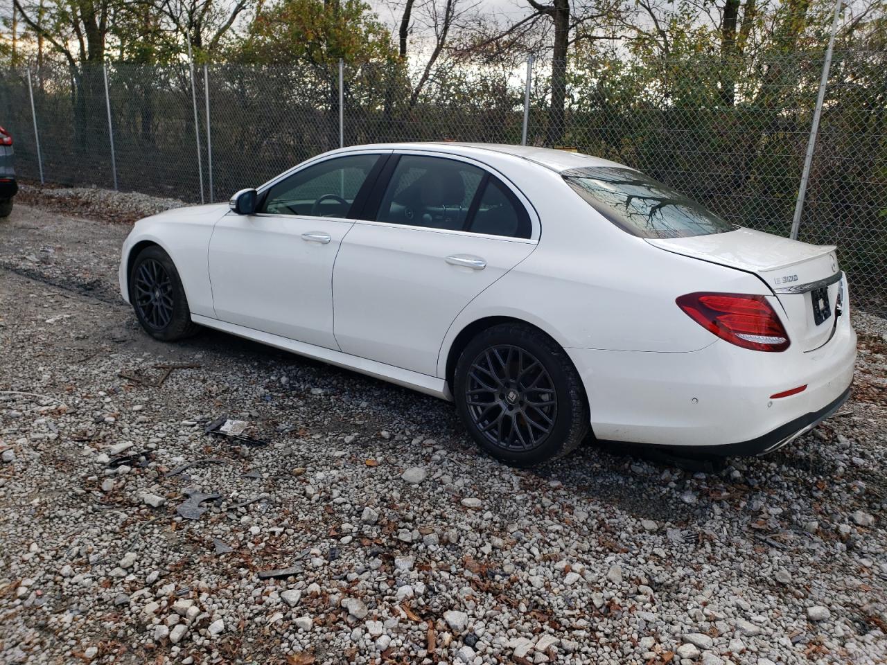 2017 Mercedes-Benz E-klasse VIN WDDZF4KB8HA157217 Copart auction photo, rear end / minor dent/scratches damage thumbnail 2