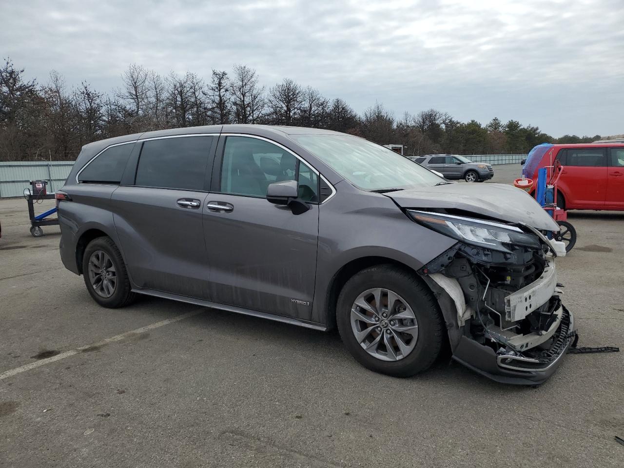 2021 Toyota Sienna VIN 5TDYRKEC8MS001892 Copart auction photo, front end / undercarriage damage thumbnail 4