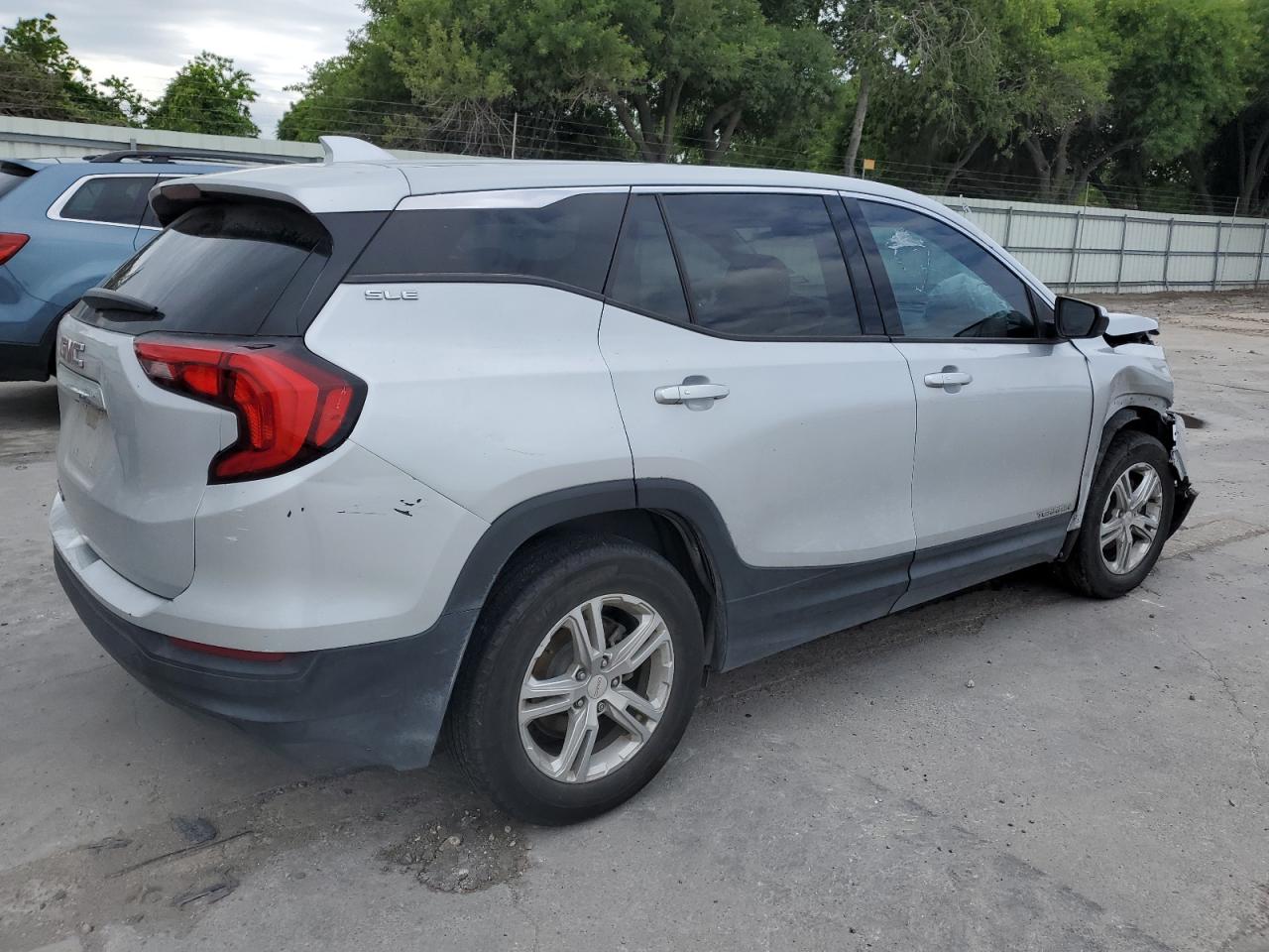 2018 GMC Terrain VIN 3GKALMEV2JL385271 Copart auction photo, front end / minor dent/scratches damage thumbnail 3