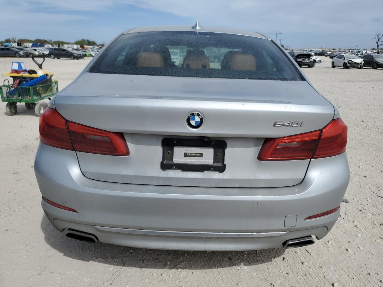2017 BMW 5er VIN WBAJE5C36HG914374 Copart auction photo, front end / minor dent/scratches damage thumbnail 6