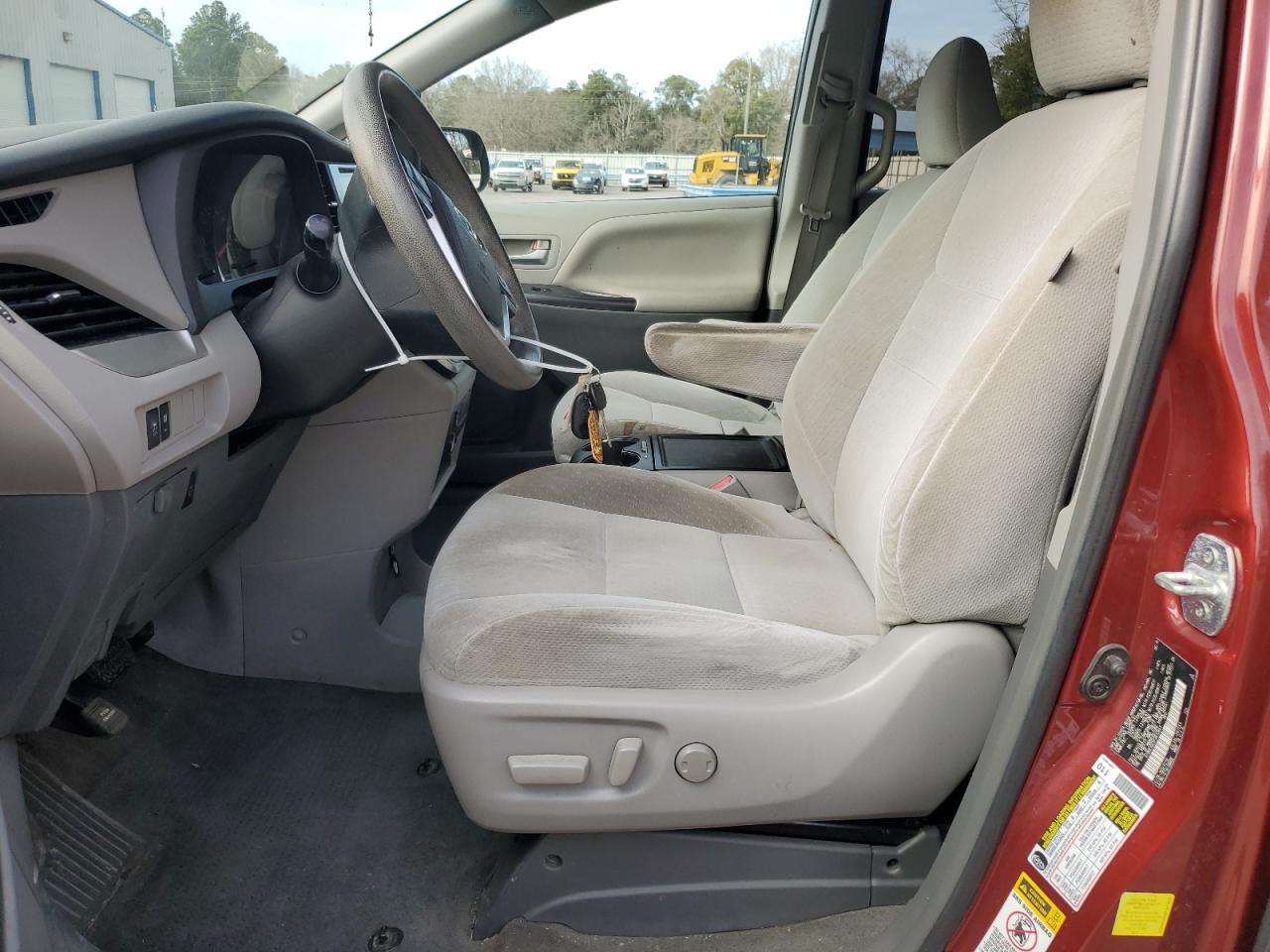 2015 Toyota Sienna VIN 5TDKK3DCXFS613841 Copart auction photo, front end damage thumbnail 7