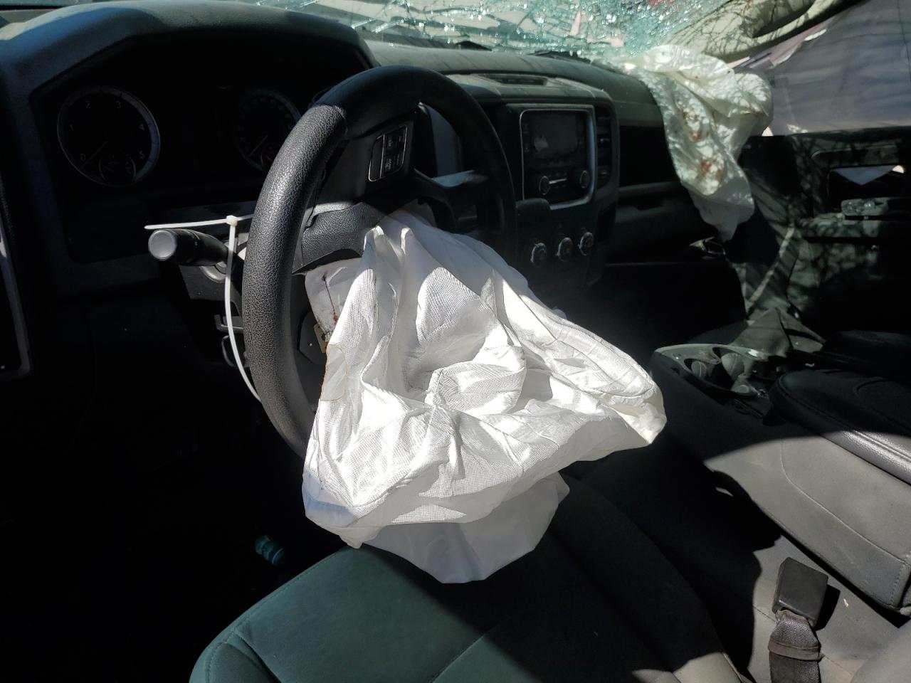 2016 RAM 2500 VIN 3C6UR5HL2GG141717 Copart auction photo, all over damage thumbnail 8